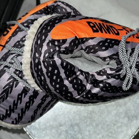 Designer Style Ultra Plush & Comfy Sneaker Slipper Unisex Fit To 11.5 Brand New. - Picture 5 of 6